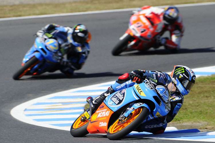 Alex Rins (42) vor Alex Márquez (12) und Jonas Folger