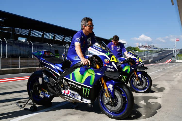 Die beiden Werks-Yamaha von Rossi beim Test in Spielberg