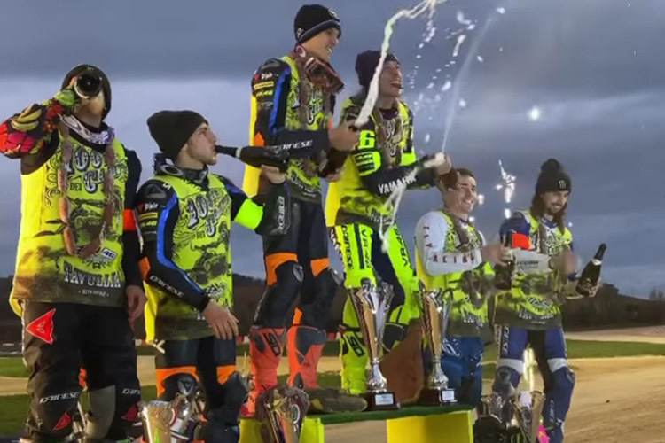 Valentino Rossi und Bruder Luca Marini siegten