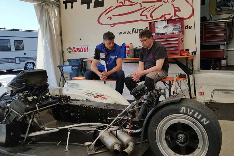 Auch Michael Galinski (li.) weiß keinen Rat