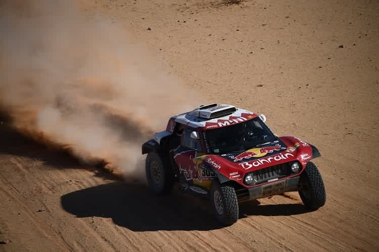 Carlos Sainz beauptete die Führung