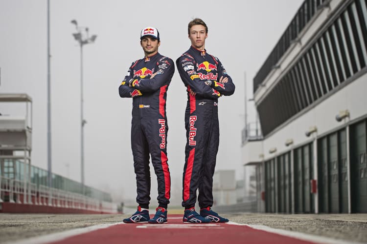 Carlos Sainz vor Daniil Kvyat