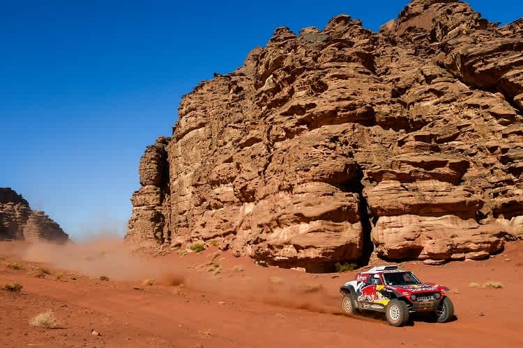 Tagessieg und Führung für Carlos Sainz