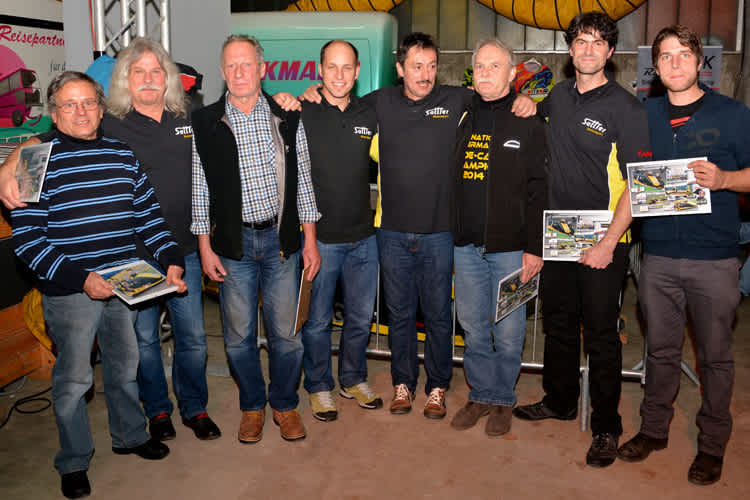 Die komplette Meistermannschaft 2014