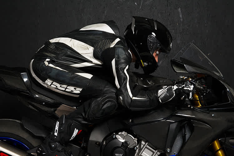 Dominic Schmitter: 2019 auf Yamaha und in iXS-Leder