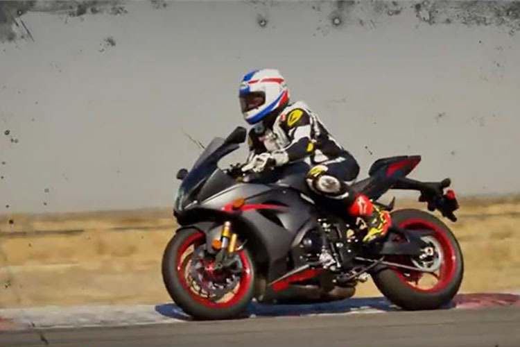 Kevin Schwantz auf der GSX-R 1000R 