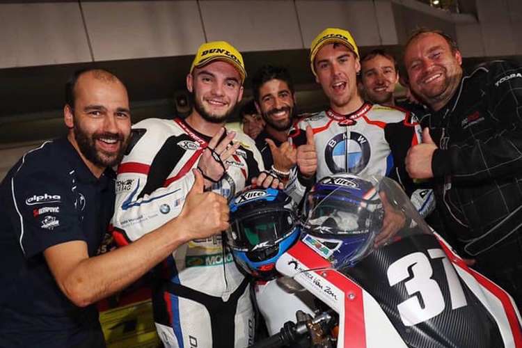 Ilya Mikhalchik mit Markus Reiterberger (Mitte)