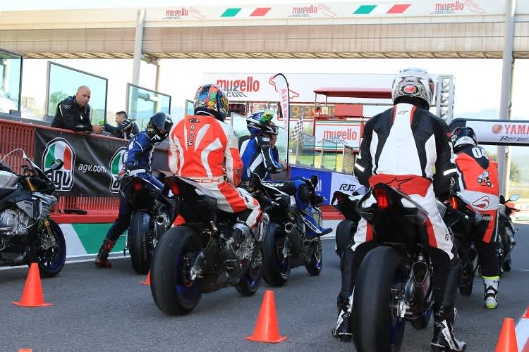 Unter anderem steht auch auf der Rennstrecke derzeit alles still. Damit es später ohne Verzögerung weitergeht, ist nun Solidarität der Akteure untereinander gefordert.