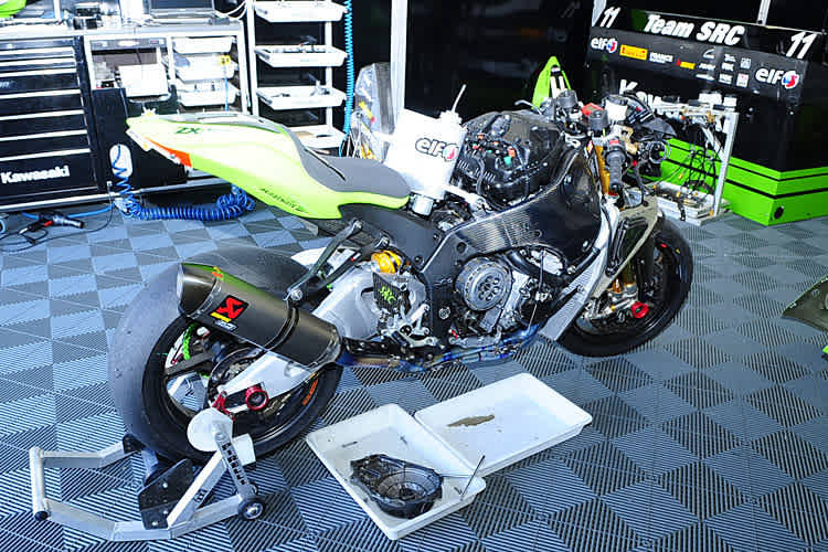 Die SRC Kawasaki ist schon aus dem Rennen