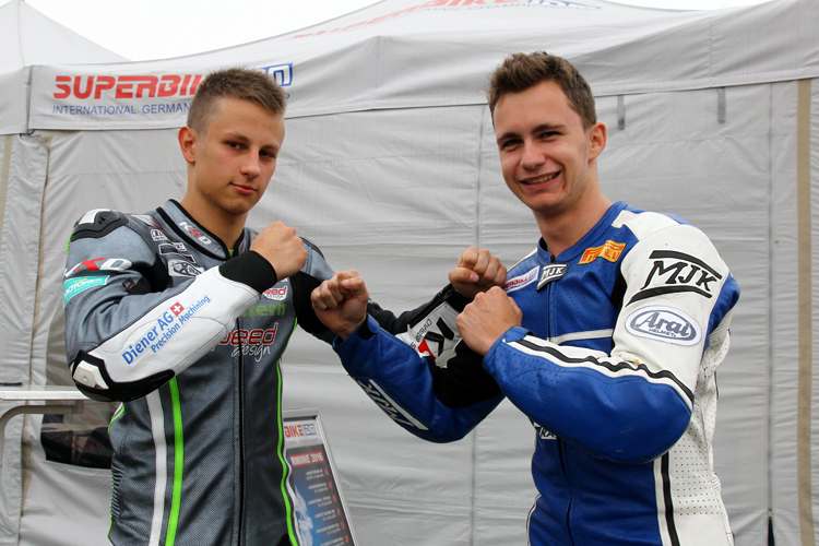 Stange und Schouten (v.li.) halten den Kampf offen