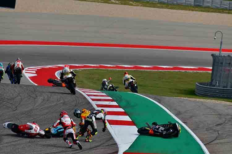 Fünf Moto3-Piloten gingen in der ersten Kurve zu Boden