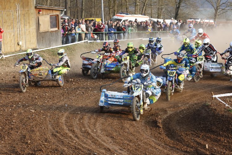 Start zum zweiten Lauf: #171 Varik, #19 Heinzer, #111 Kolencik, #99 Boukal, #7 Sieber, #79 Walter, #911 Peter