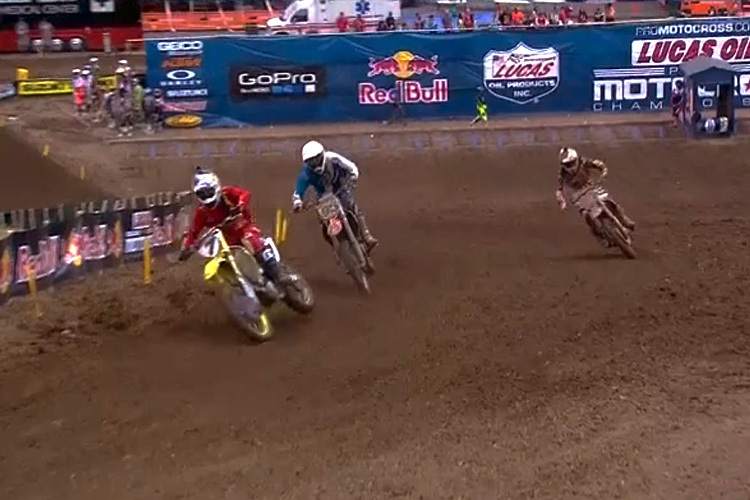 James Stewart (7) verteidigt den Sieg vor Ken Roczen (94)