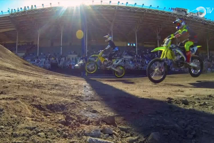 Ken Roczen (94) wurde im ersten Finale nur knapp von James Stewart (7) geschlagen