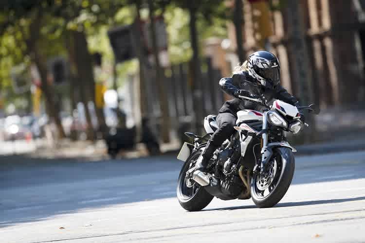 Triumph Street Triple S: Leichtes Einsteigermotorrad mit niedriger Sitzhöhe für Fahrspass auch mit dem Führerschein A2