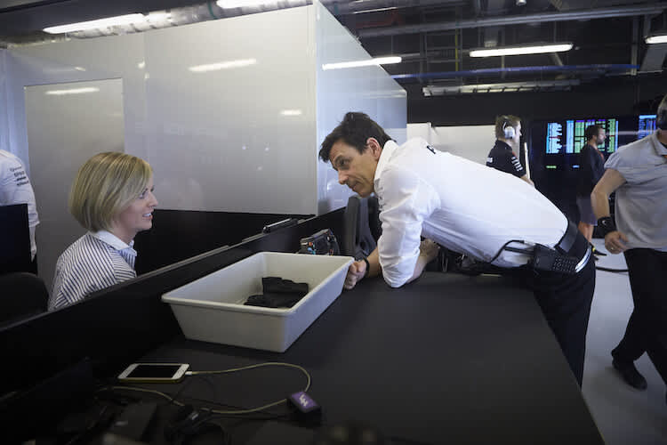 Mercedes-Motorsportdirektor Toto Wolff untestützt die Initiative seiner Frau Susie