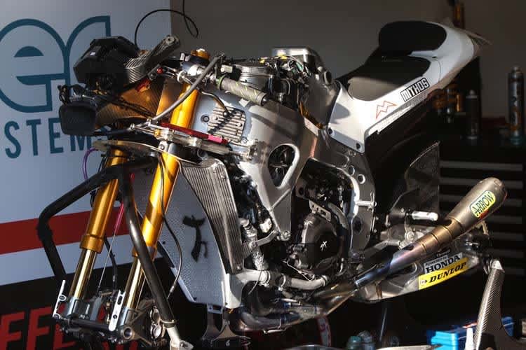 Die Suter MMX2 von Domi Aegerter