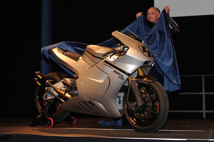 Eski Suter enthüllte die Suter MMX 500 am Dienstag in Dübendorf/Schweiz
