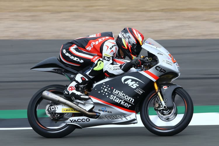 Tatsuki Suzuki auf der CIP-Mahindra in England