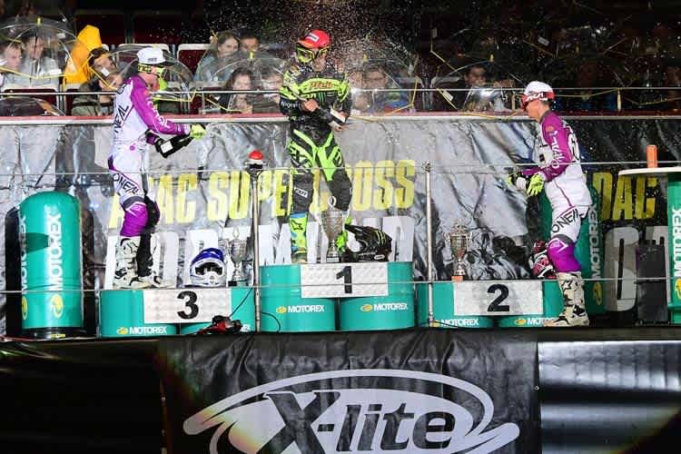 Den Schampus auf dem Podium Schampus (Walsh, Lebeau, Larranaga) hat Paul Haberland verpasst 