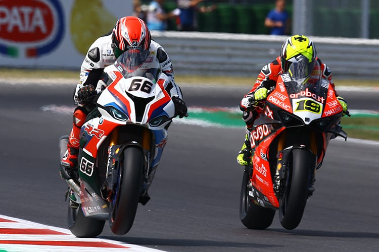 Seltenes Bild: Tom Sykes (66) vor Alvaro Bautista