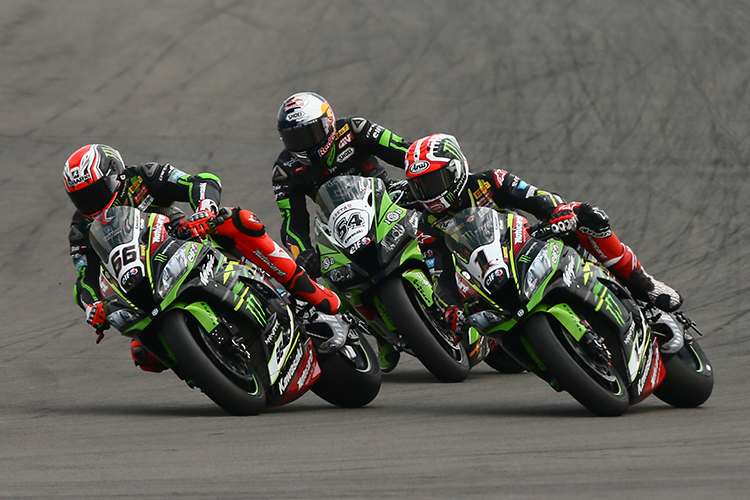 Drei Kawasaki-Asse: Tom Sykes (66), Toprak Razgatlioglu (54) und Jonathan Rea (1)