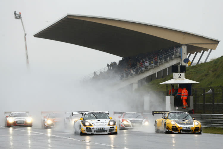 Start zum Samstagsrennen in Zandvoort bei bestem Wetter