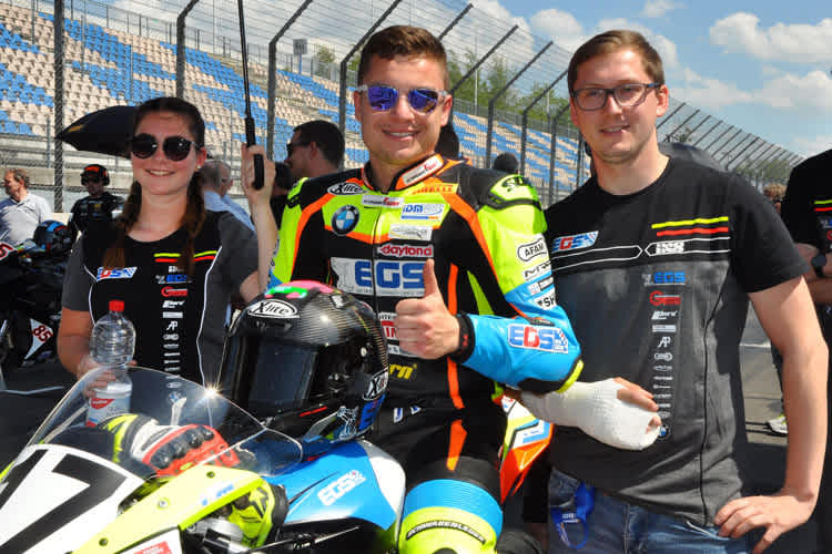 Jan Bühn (re.) betreut Tim Eby