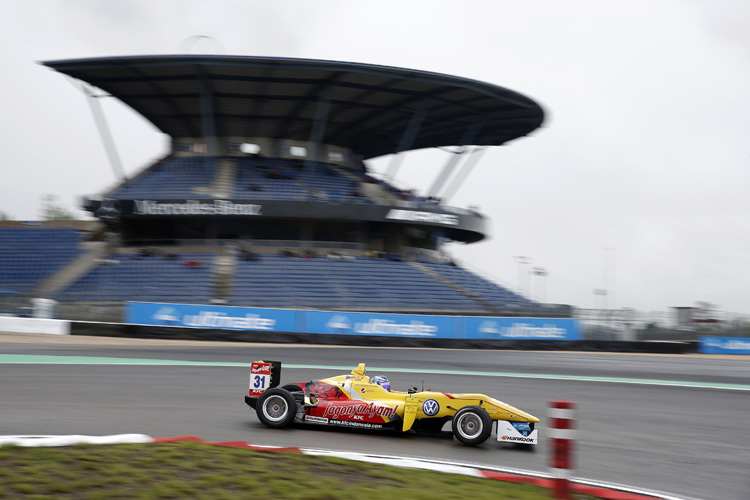 Auf dem Nürburgring war der Brite Tom Blomqvist im Auto des Teams Jagonya Ayam with Carlin nicht zu schlagen