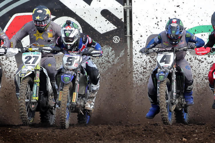 Die schweizer MXGP-Piloten jeremy Seewer (#91) und Arnaud Tonus (#4) am Start
