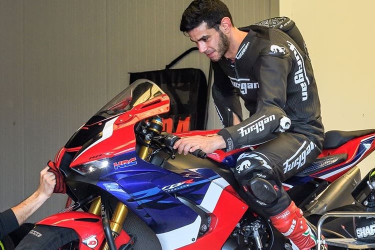 Jordi Torres (re) fährt in Spanien die neue Honda Fireblade