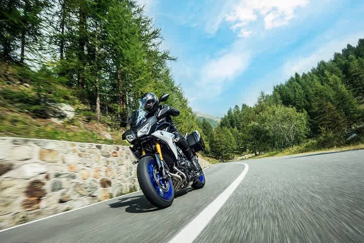 Neu auf Juni 2018: Yamaha Tracer 900 GT, unter anderem erkennbar an der goldenen, einstellbaren Gabel