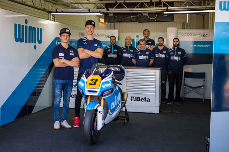 Tulovic (2.v.li.) im Team Wimu CNS