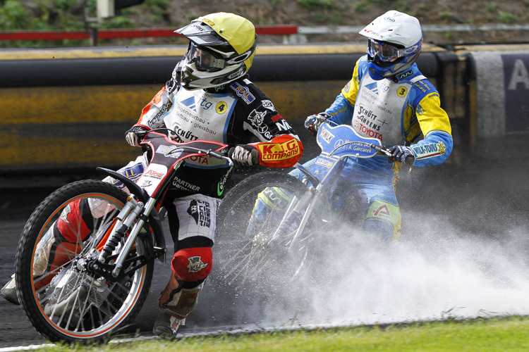 Sebastian Ulamek vor Tomasz Gapinski