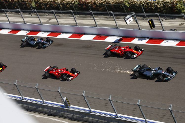 Valtteri Bottas setzte sich schon auf den ersten Metern an die Spitze