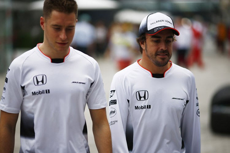 Stoffel Vandoorne mit Fernando Alonso