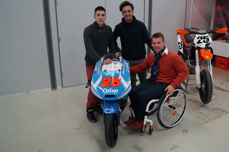 Moto3-Weltmeister Maverick Viñales mit Pablo Nieto und Pit Beirer