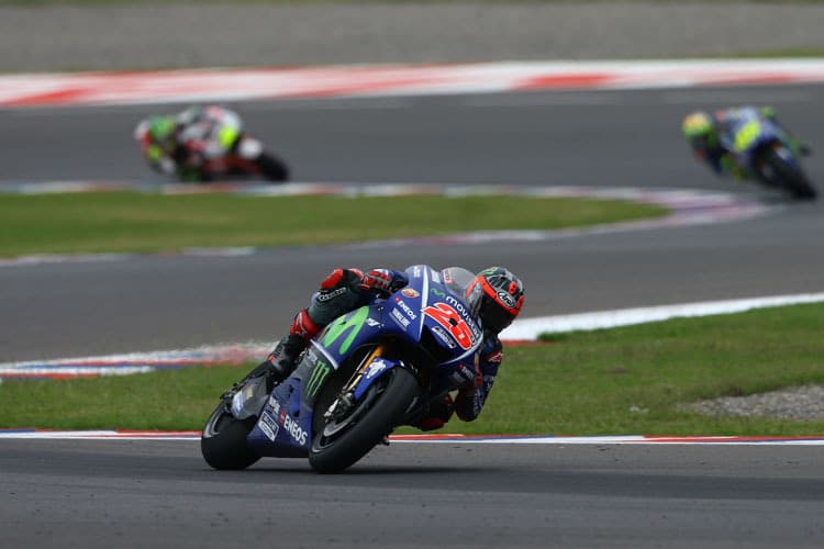 Im Rennen: Viñales hat Rossi und Crutchlow abgeschüttelt