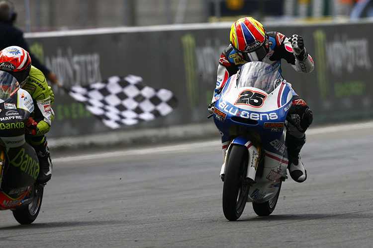 2011 besiegte Maverick Viñales Nico Terol in Le Mans und feierte seinen ersten GP-Sieg