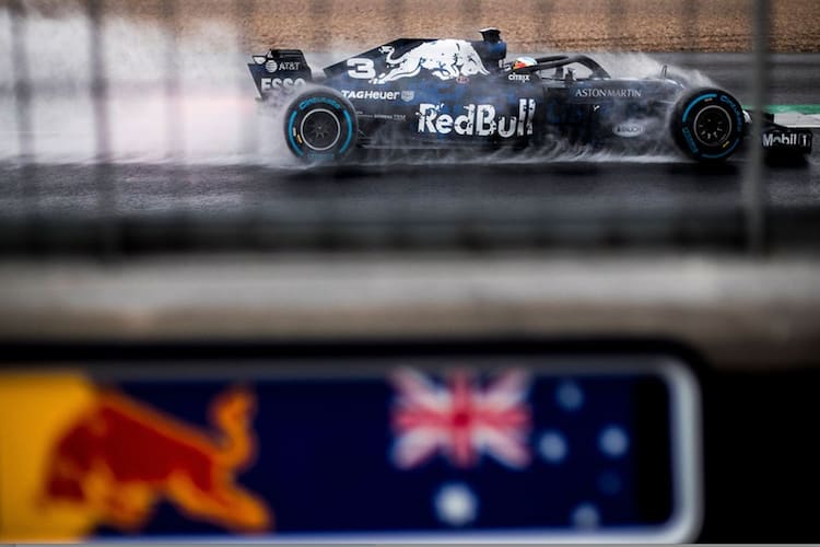 So misslich wie beim Roll-out von Red Bull Racing könnte es auch in Barcelona werden