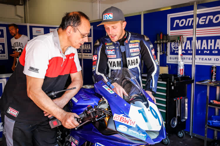 Diegeo Romero und Kevin Wahr (v.li.) grübeln