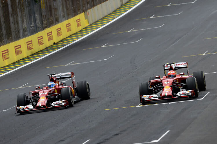 Kimi Räikkönen musste Fernando Alonso schließlich doch noch ziehen lassen