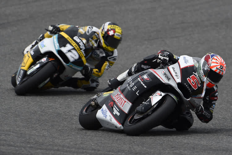 Das Rennen beim Jerez-GP: Johann Zarco (5) hat Tom Lüthi (12) überholt und bleibt WM-Leader