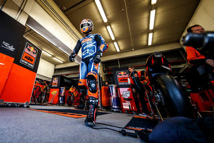 Johann Zarco in der KTM-Box
