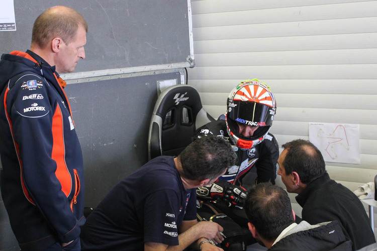 Teamchef Aki Ajo mit seinem Moto2-Schützling Johan Zarco, gefahren wird mit WP Suspension