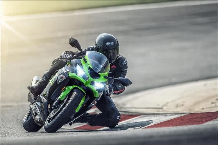 Kawasaki ZX-6R: Mit 636 ccm Hubraum passt die Mittelklasse-Ninja in keine Rennklasse