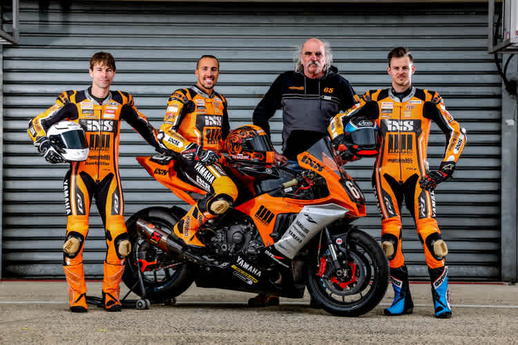 Ganz in orange: Ströhlein, Dehaye, Teamchef Kremer und Walchhütter 