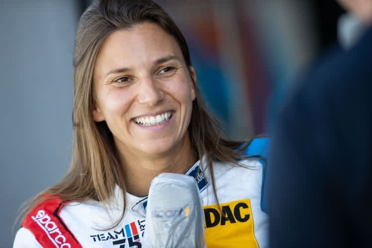 Simona de Silvestro feierte auf dem Lausitzring ihr Debüt im ADAC GT Masters