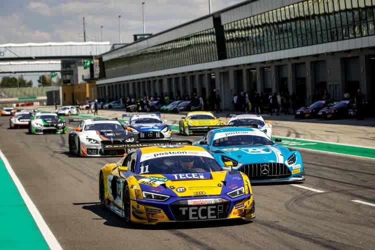 Audi R8 LMS vor Mercedes-AMG GT3: Das ADAC GT Masters bietet am Wochenende auf dem Lausitzring wieder eine tolle Show