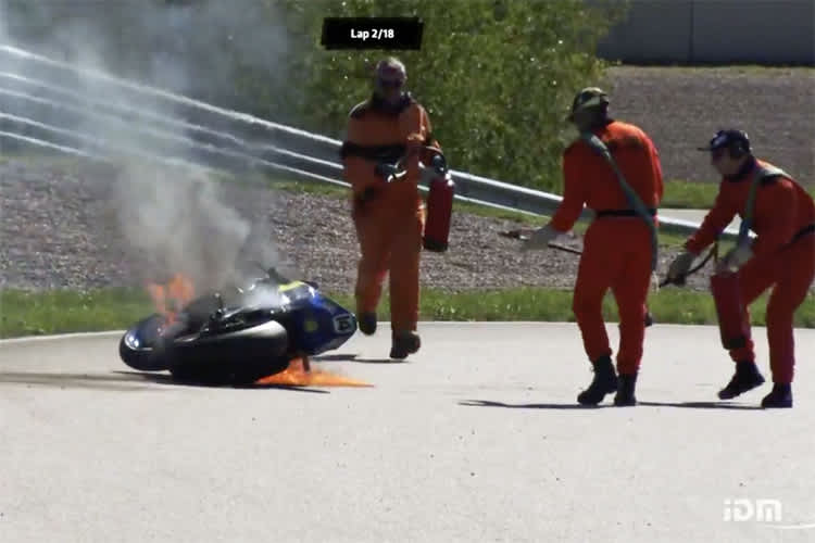 Die Suzuki fängt Feuer